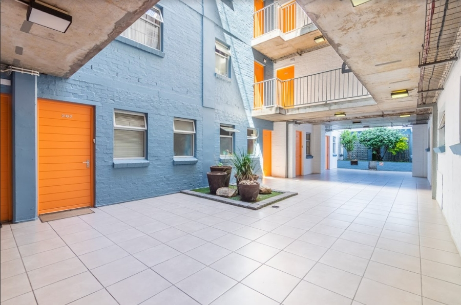 1 Bedroom Property for Sale in Woodstock Western Cape